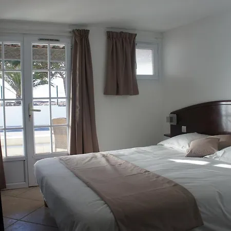 Готель Agay Beach Сен-Рафаель