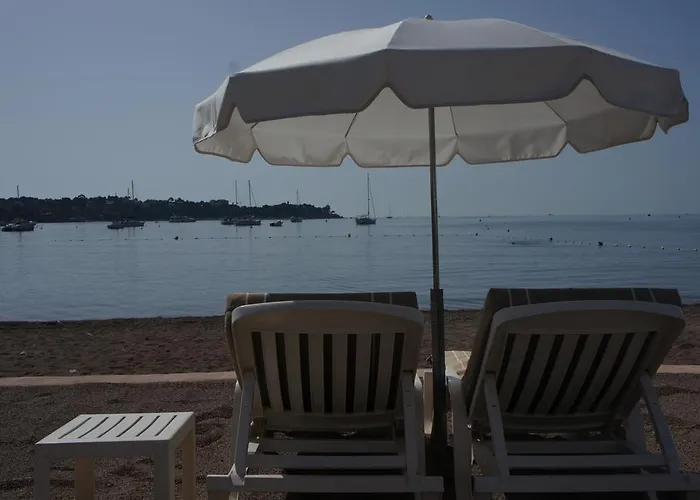 Agay Beach 2* Saint-Raphaël