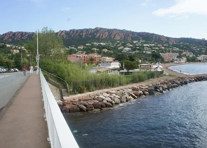 Agay Beach ホテル